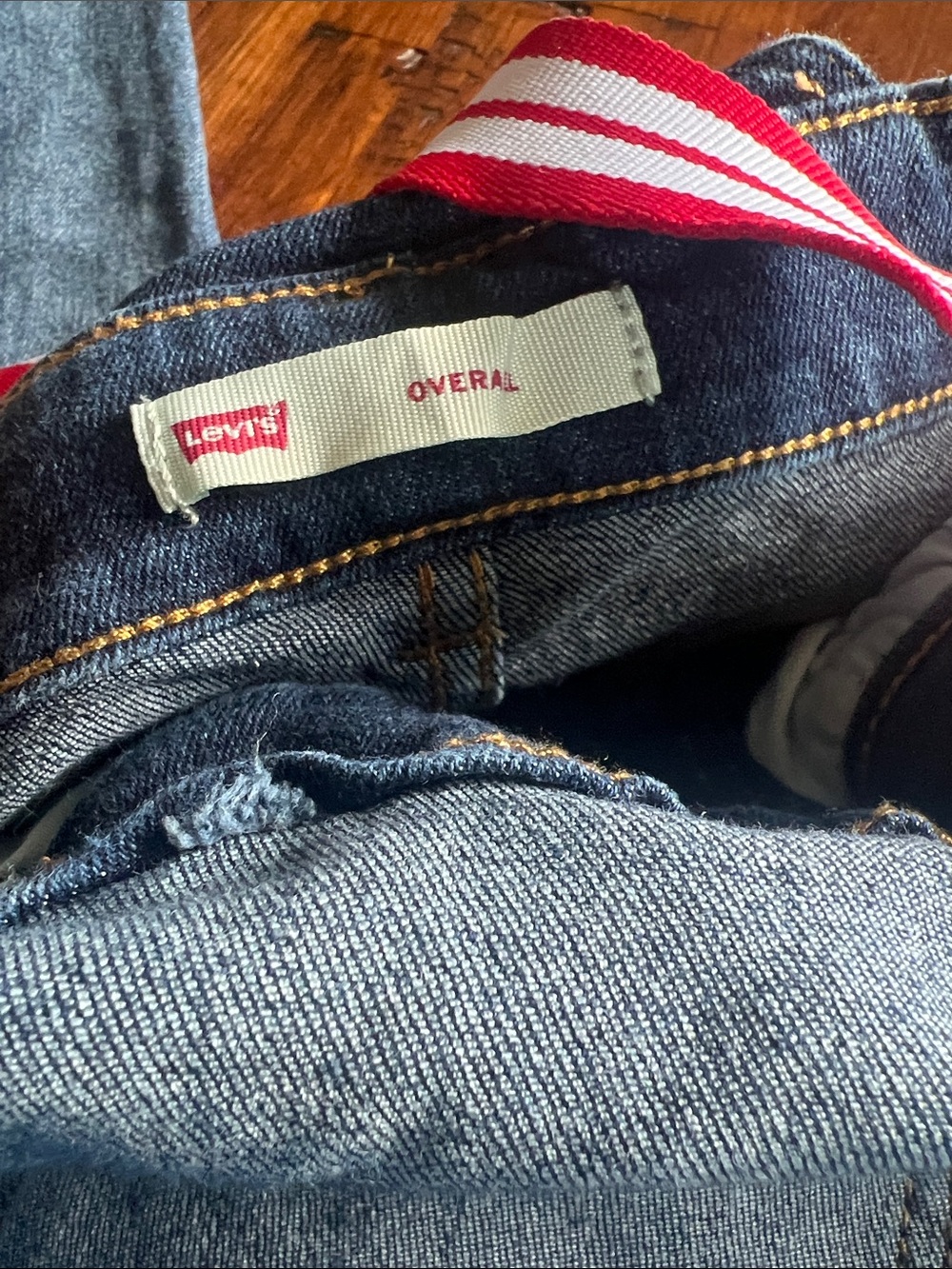 Adorable denim overalls size 10 flashy red straps - Picture 2 of 5